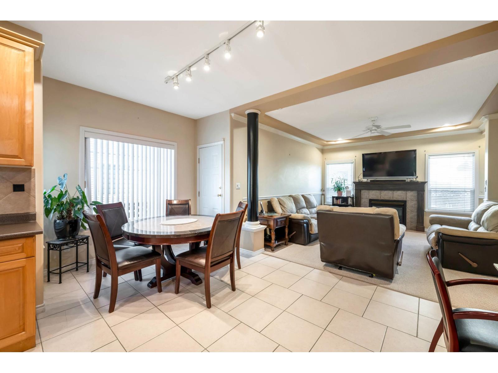 7452 Wiltshire Drive, Surrey, British Columbia  V3S 2Y7 - Photo 12 - R3079373