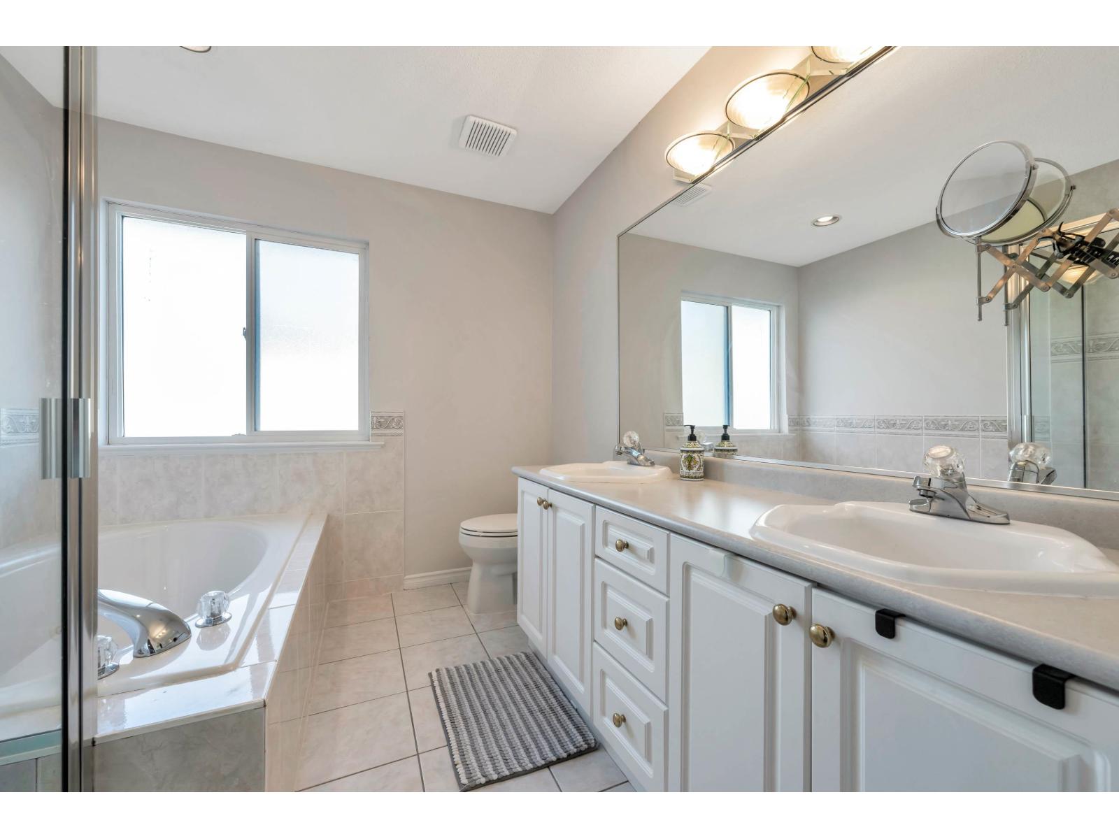 7452 Wiltshire Drive, Surrey, British Columbia  V3S 2Y7 - Photo 21 - R3079373