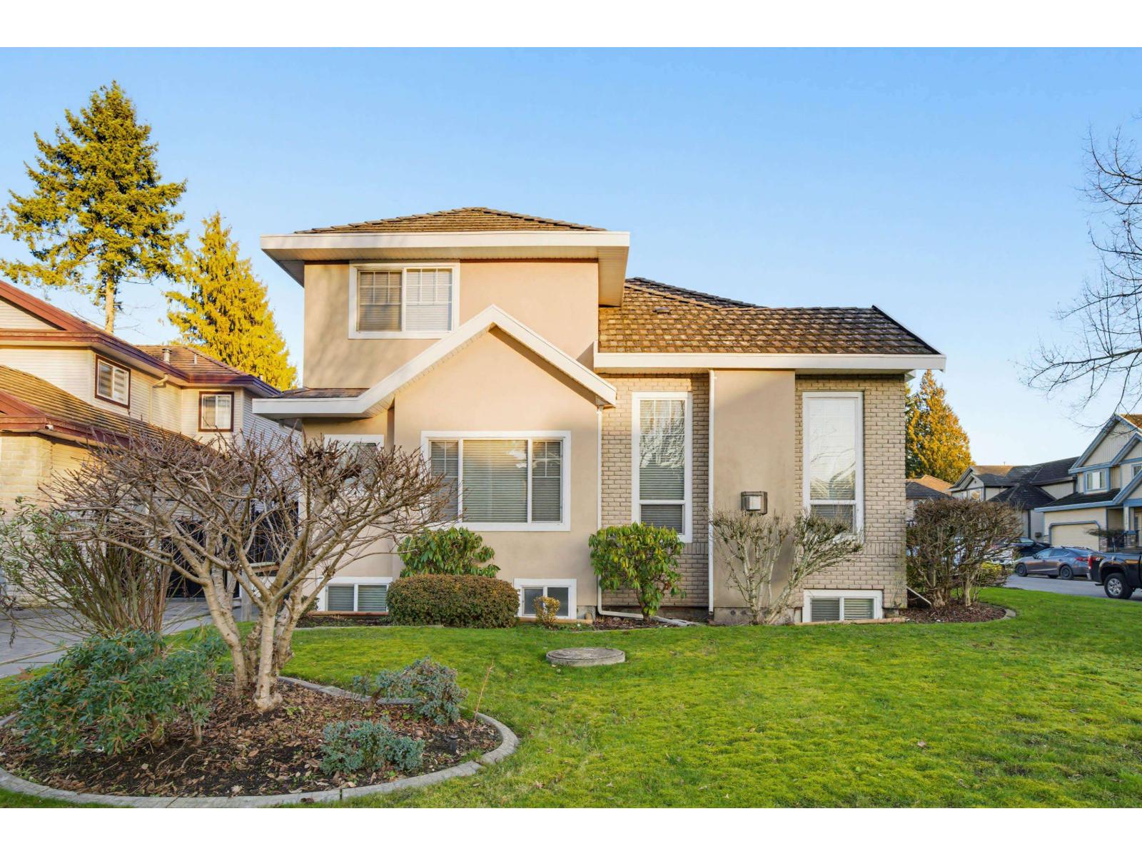 7452 Wiltshire Drive, Surrey, British Columbia  V3S 2Y7 - Photo 3 - R3079373