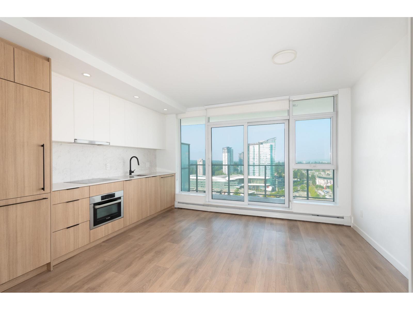 2509 13685 102 AVENUE, Surrey, British Columbia