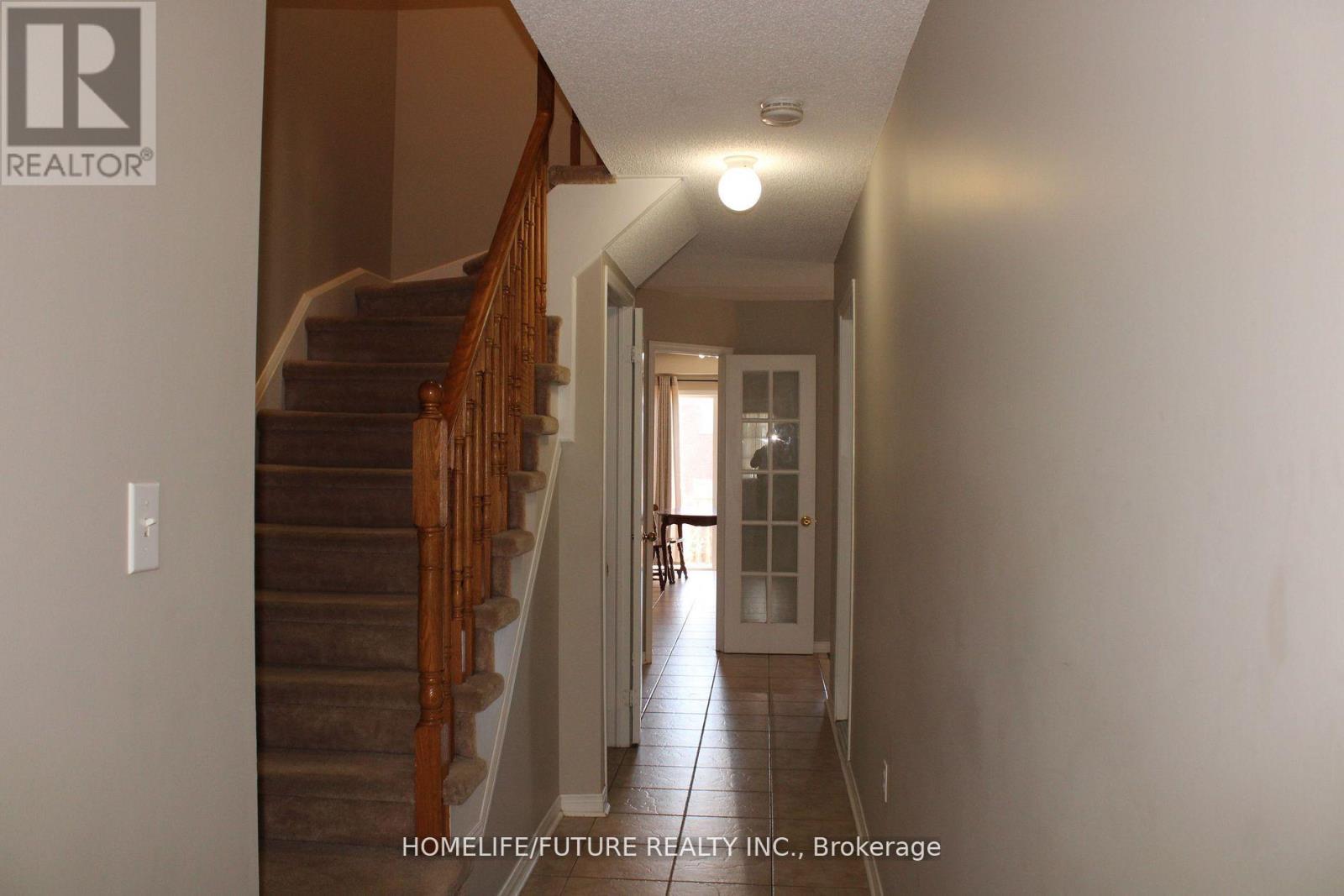 33 Tara Crescent, Markham, Ontario  L3S 4S7 - Photo 4 - N12733206