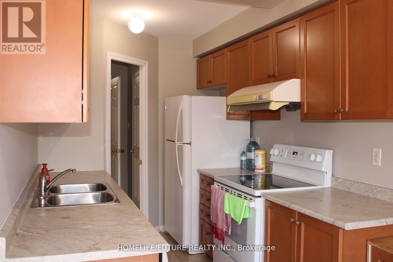 33 Tara Crescent, Markham, Ontario  L3S 4S7 - Photo 7 - N12733206