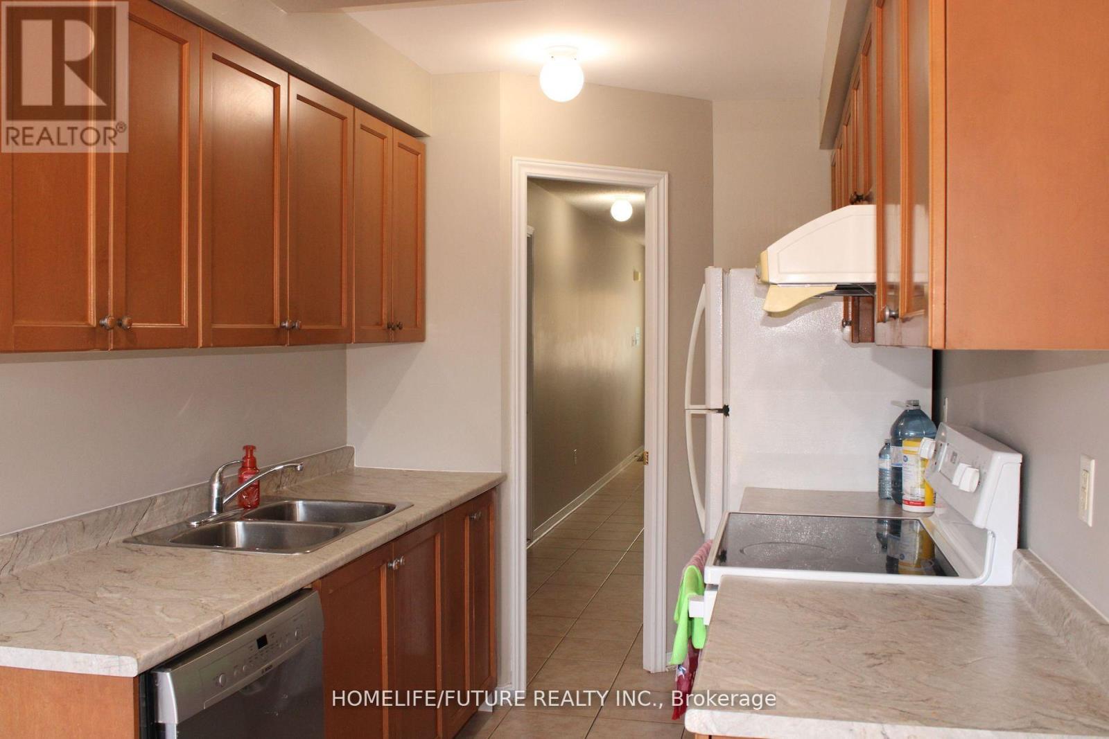 33 Tara Crescent, Markham, Ontario  L3S 4S7 - Photo 8 - N12733206