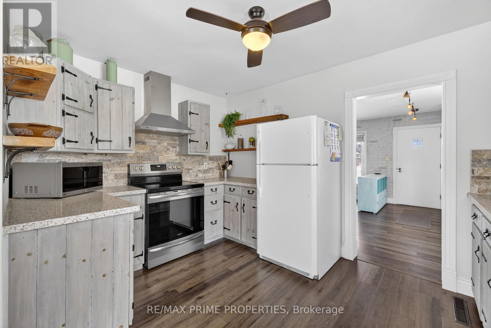 18979 Centre Street, East Gwillimbury (Mt Albert), Ontario  L0G 1M0 - Photo 10 - N12733244