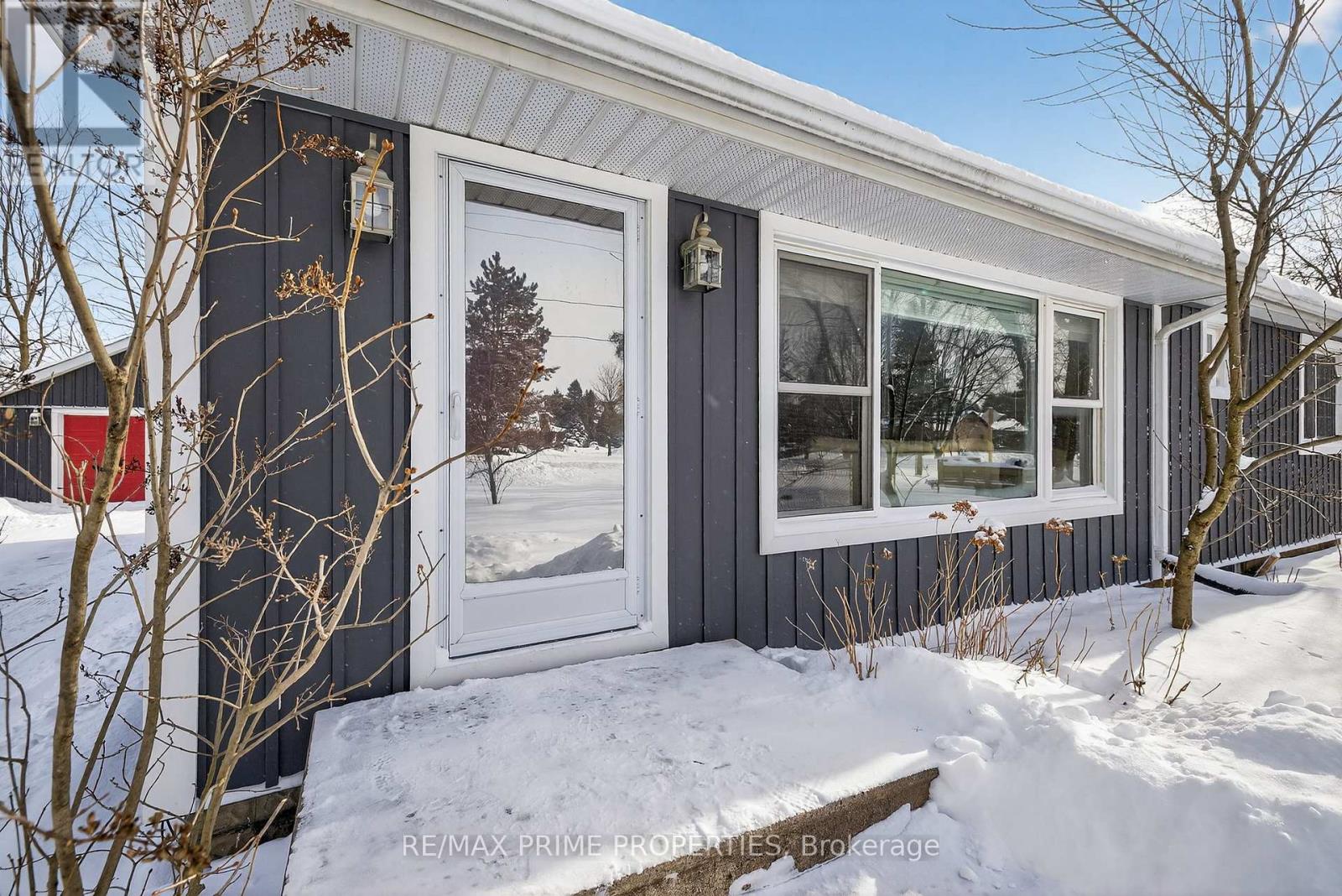 18979 Centre Street, East Gwillimbury (Mt Albert), Ontario  L0G 1M0 - Photo 2 - N12733244