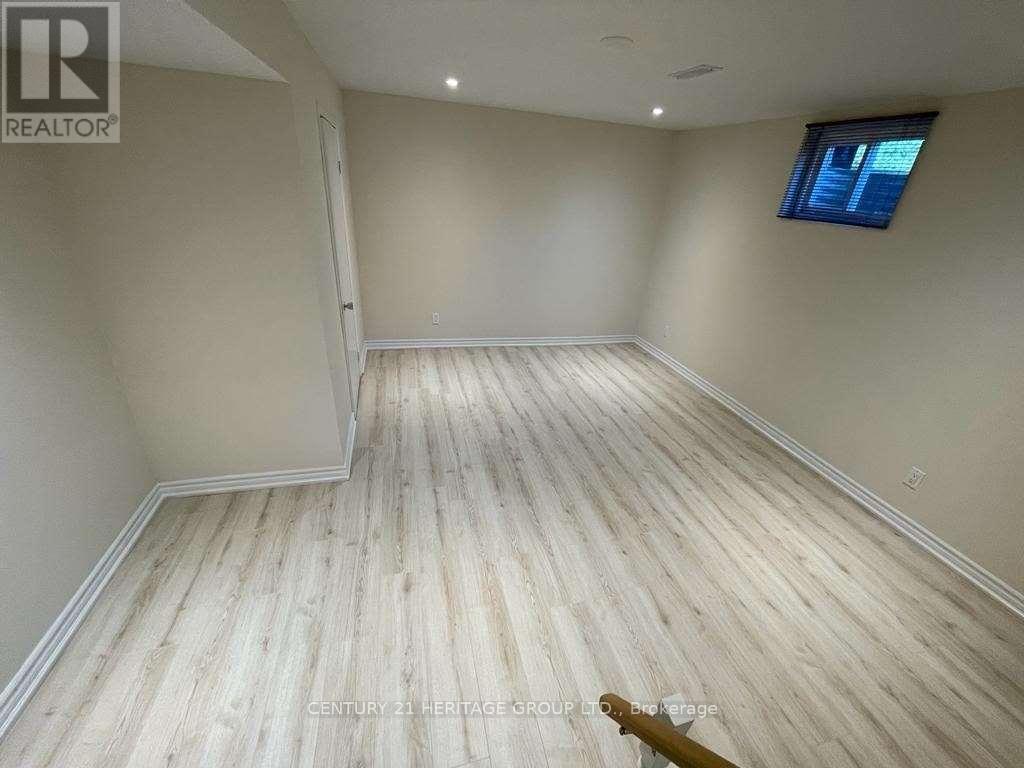 217 Yorkshire Drive, Newmarket, Ontario  L3Y 6K9 - Photo 5 - N12733300