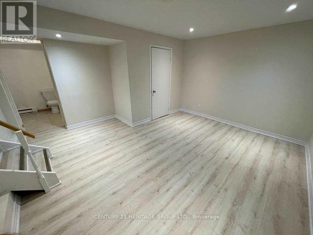 217 Yorkshire Drive, Newmarket, Ontario  L3Y 6K9 - Photo 6 - N12733300