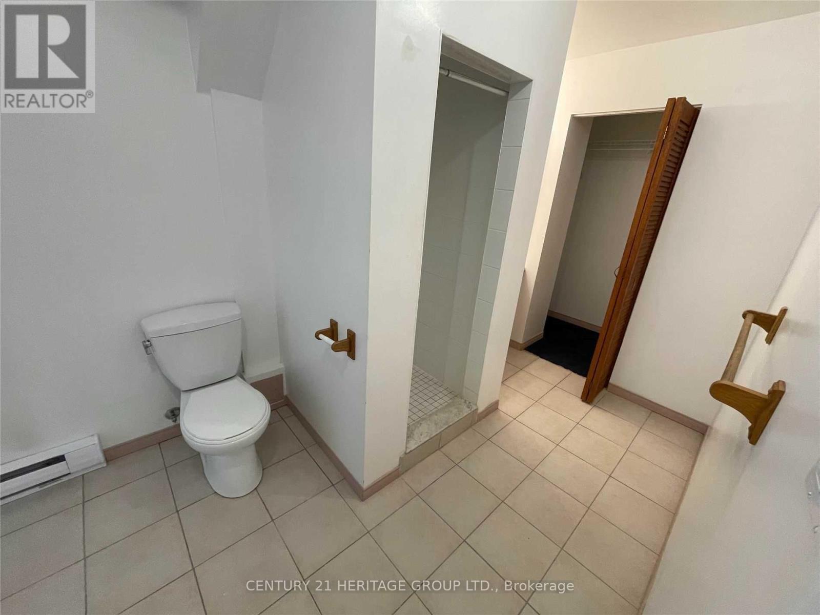 217 Yorkshire Drive, Newmarket, Ontario  L3Y 6K9 - Photo 8 - N12733300