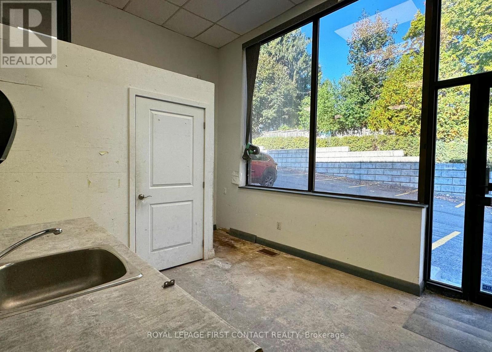 102 - 135 Bayfield Street, Barrie, Ontario  L4M 3B3 - Photo 15 - S12733190