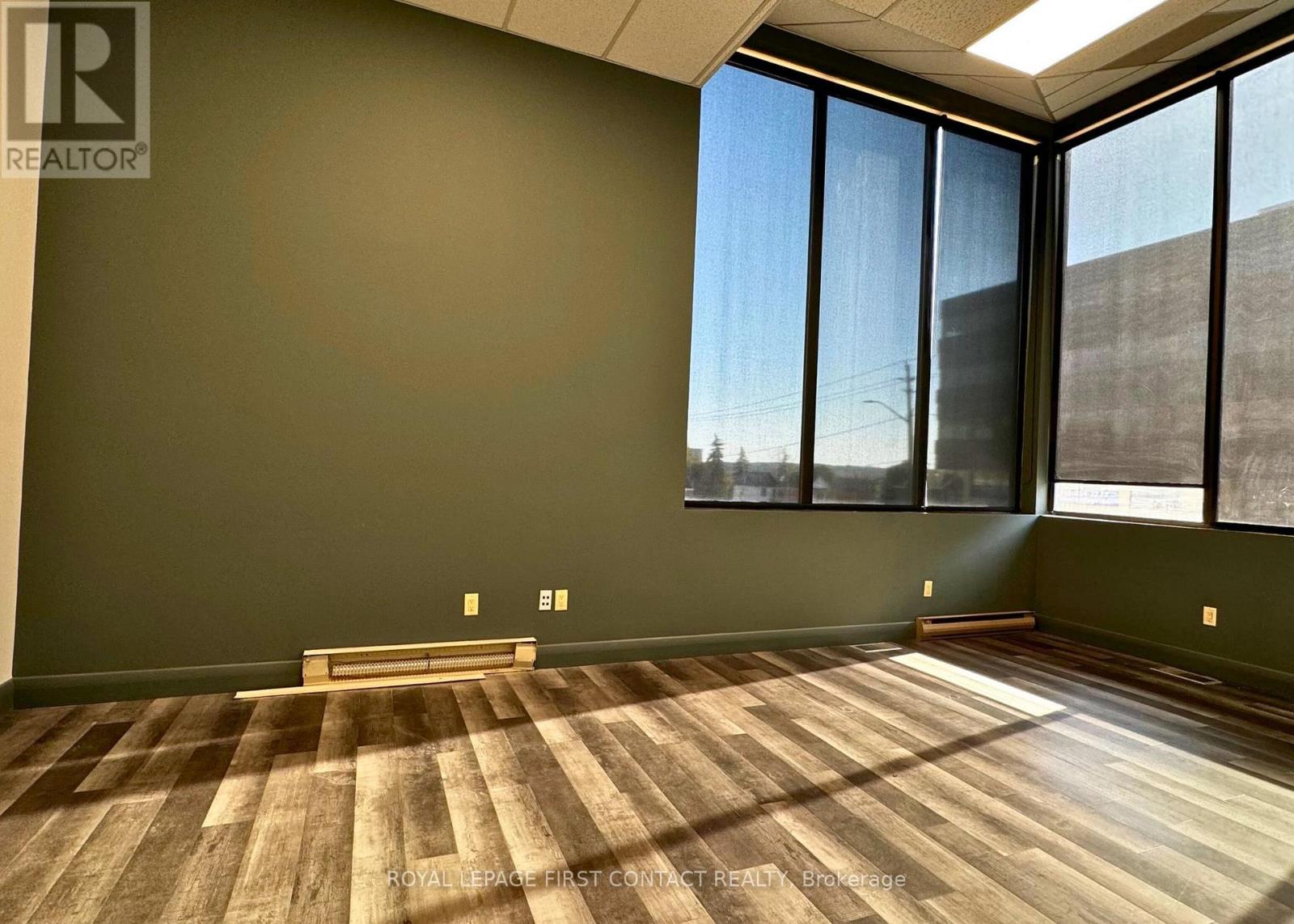 102 - 135 Bayfield Street, Barrie, Ontario  L4M 3B3 - Photo 23 - S12733190