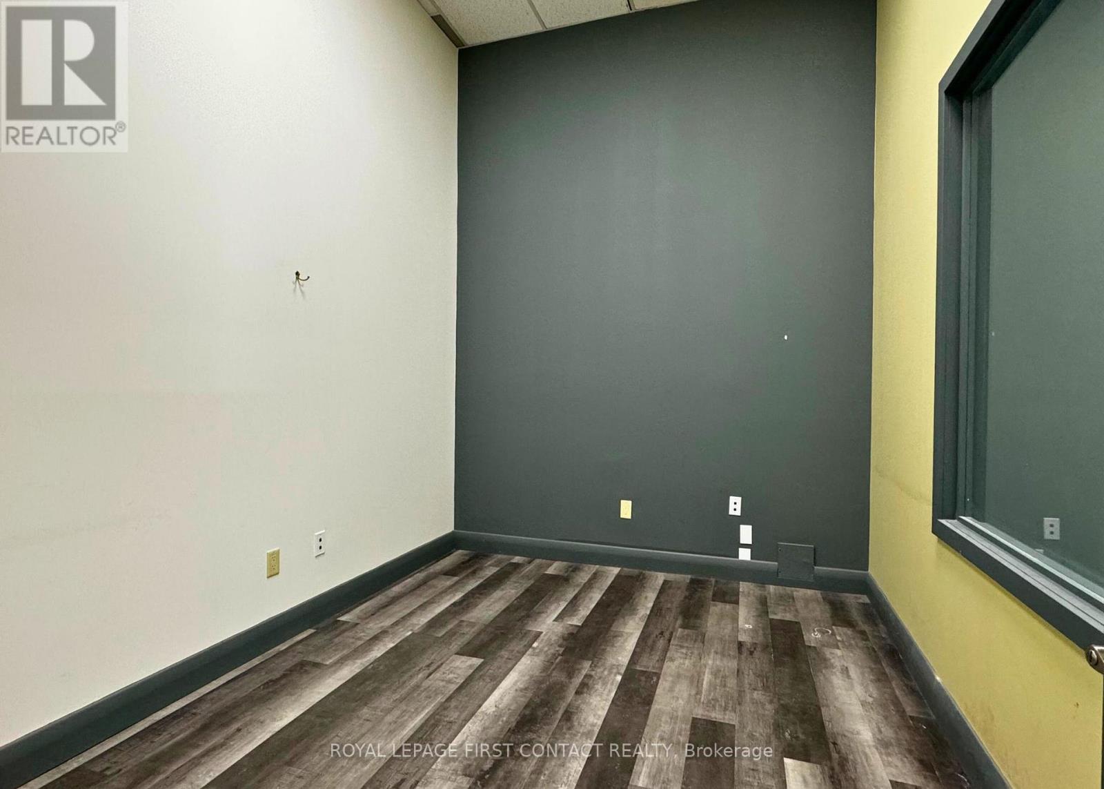 102 - 135 Bayfield Street, Barrie, Ontario  L4M 3B3 - Photo 24 - S12733190