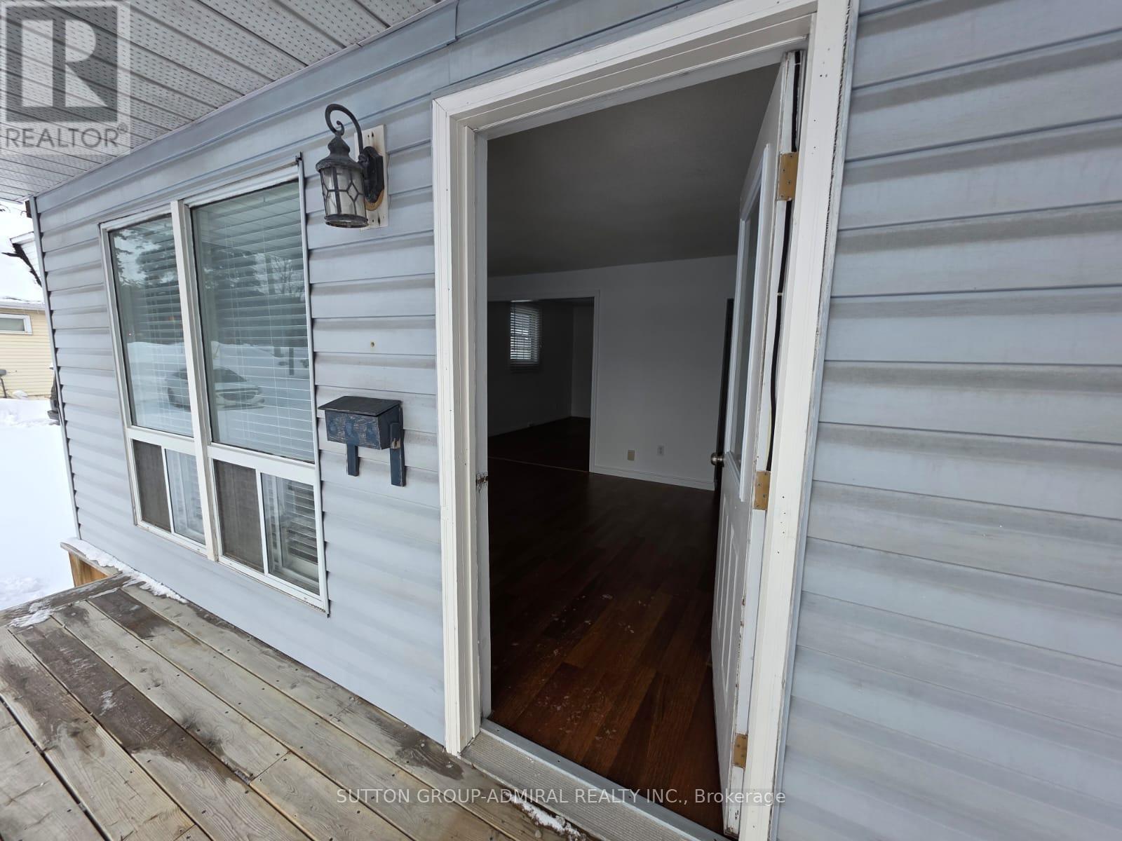 1143 Bayfield Street, Springwater, Ontario  L9X 0N6 - Photo 4 - S12733286