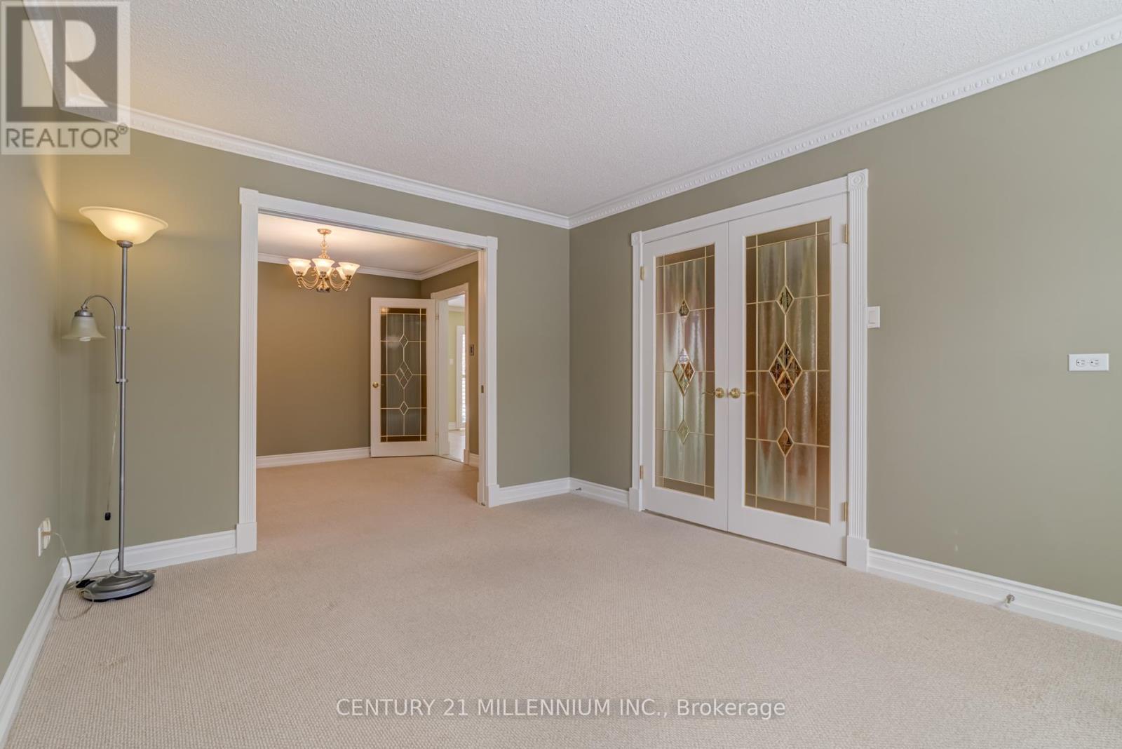 28 Tremblay Street, Brampton, Ontario  L6Z 4B7 - Photo 5 - W12730614