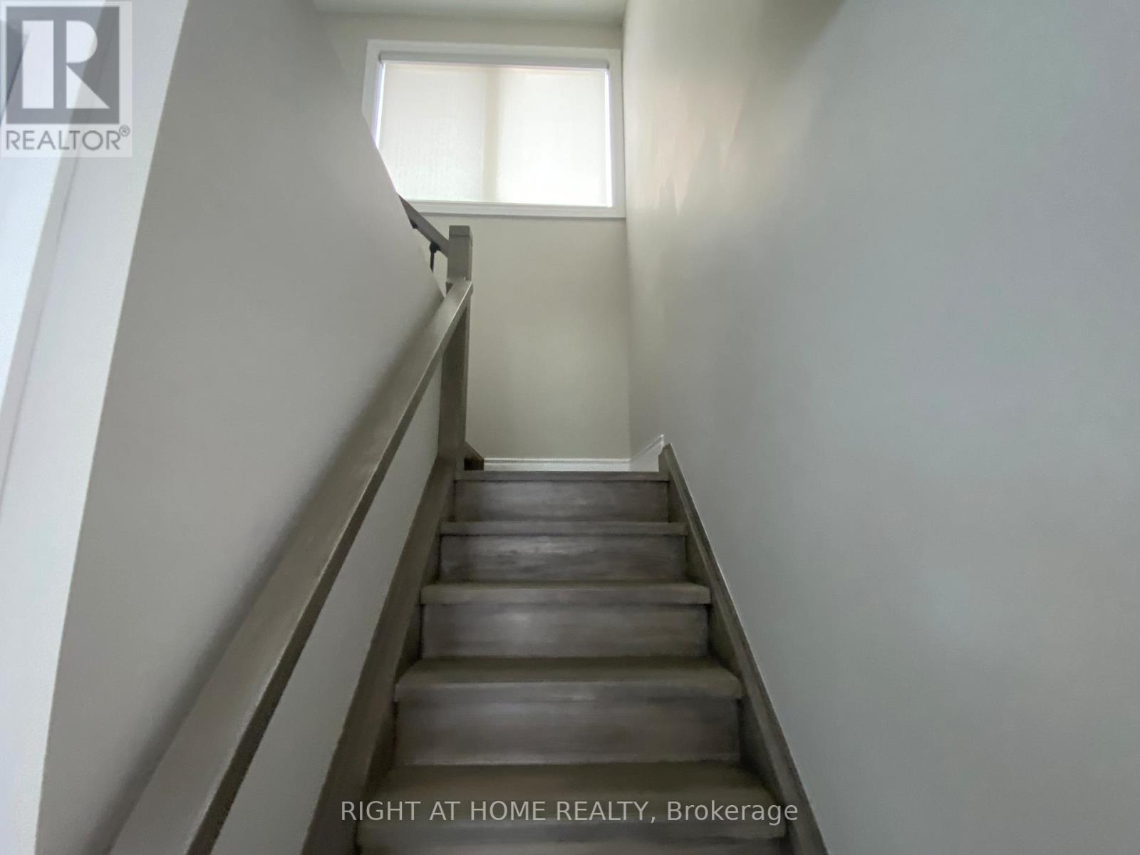 9 Snowood Court, Toronto, Ontario  M3N 1E7 - Photo 10 - W12733128