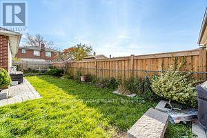 9 Snowood Court, Toronto, Ontario  M3N 1E7 - Photo 19 - W12733128