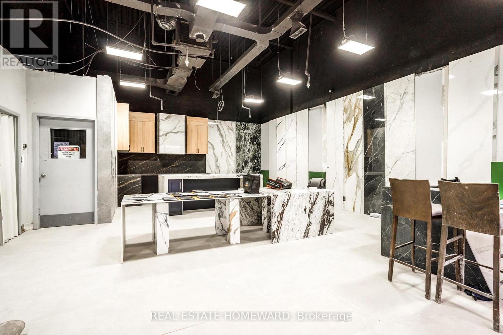 Unit 3 - 170 Bovaird Drive W, Brampton, Ontario  L7A 0H3 - Photo 4 - W12733152