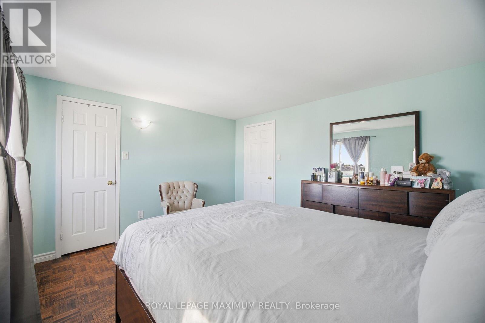 7493 Bybrook Drive, Mississauga, Ontario  L4T 3R4 - Photo 13 - W12733192