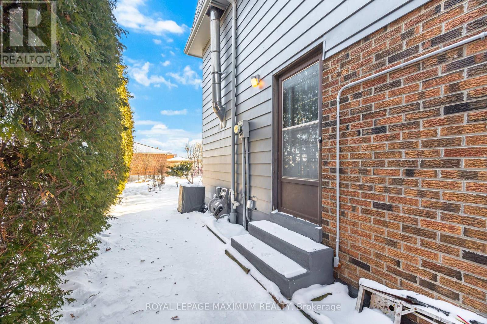 7493 Bybrook Drive, Mississauga, Ontario  L4T 3R4 - Photo 21 - W12733192