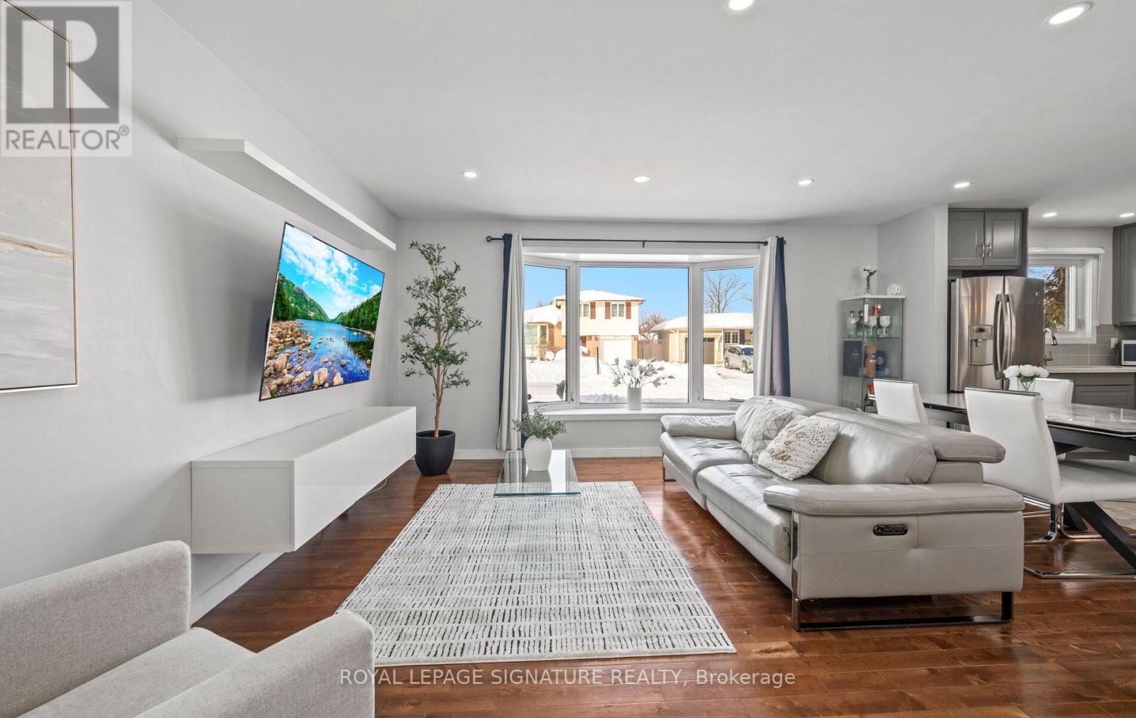 73 Watson Crescent, Brampton, Ontario  L6W 1E5 - Photo 5 - W12733198