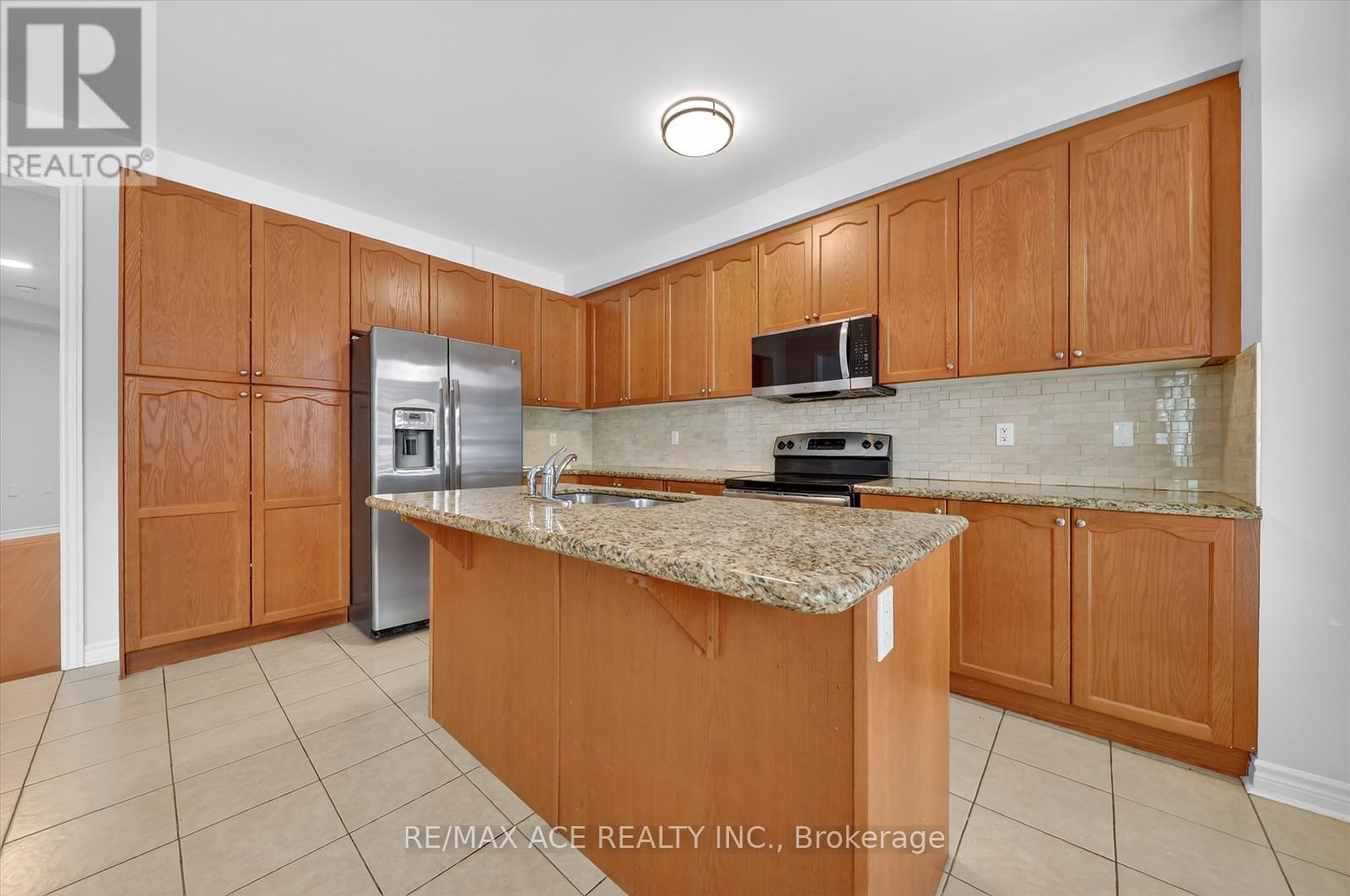 26 Newhouse Boulevard, Caledon, Ontario  L7C 4A1 - Photo 10 - W12733222