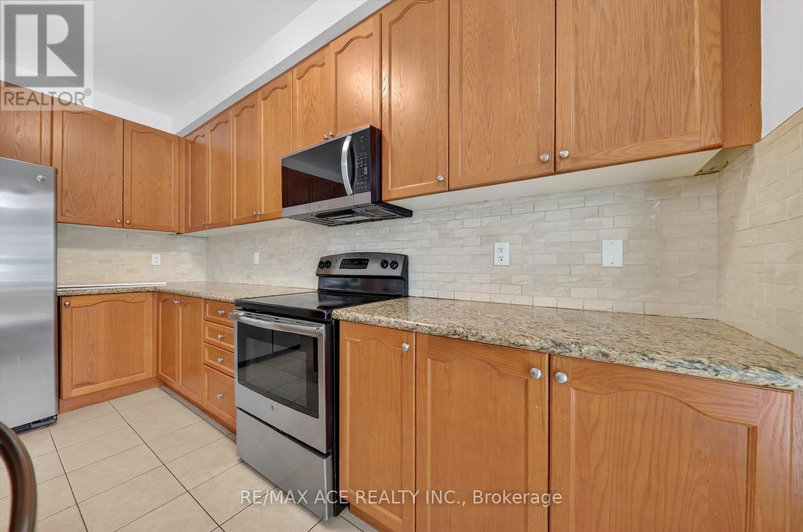 26 Newhouse Boulevard, Caledon, Ontario  L7C 4A1 - Photo 11 - W12733222