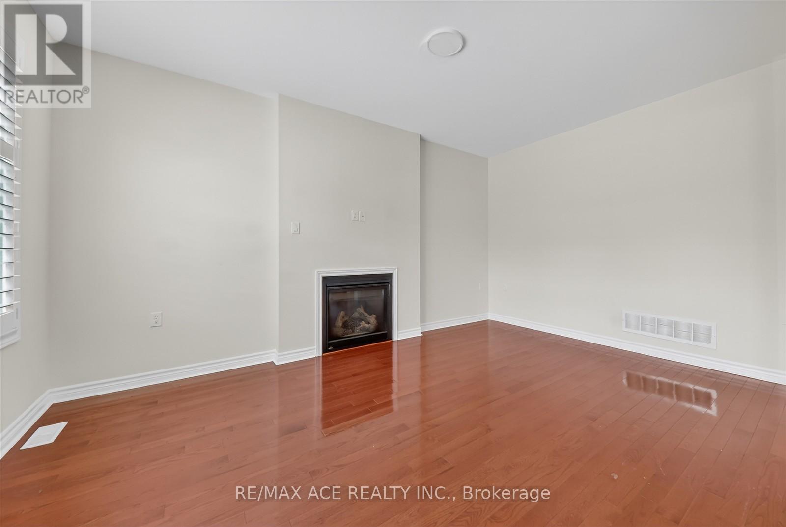 26 Newhouse Boulevard, Caledon, Ontario  L7C 4A1 - Photo 13 - W12733222