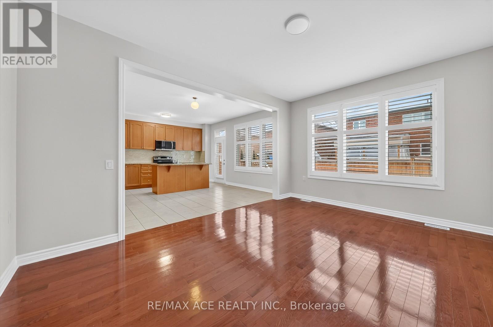 26 Newhouse Boulevard, Caledon, Ontario  L7C 4A1 - Photo 14 - W12733222