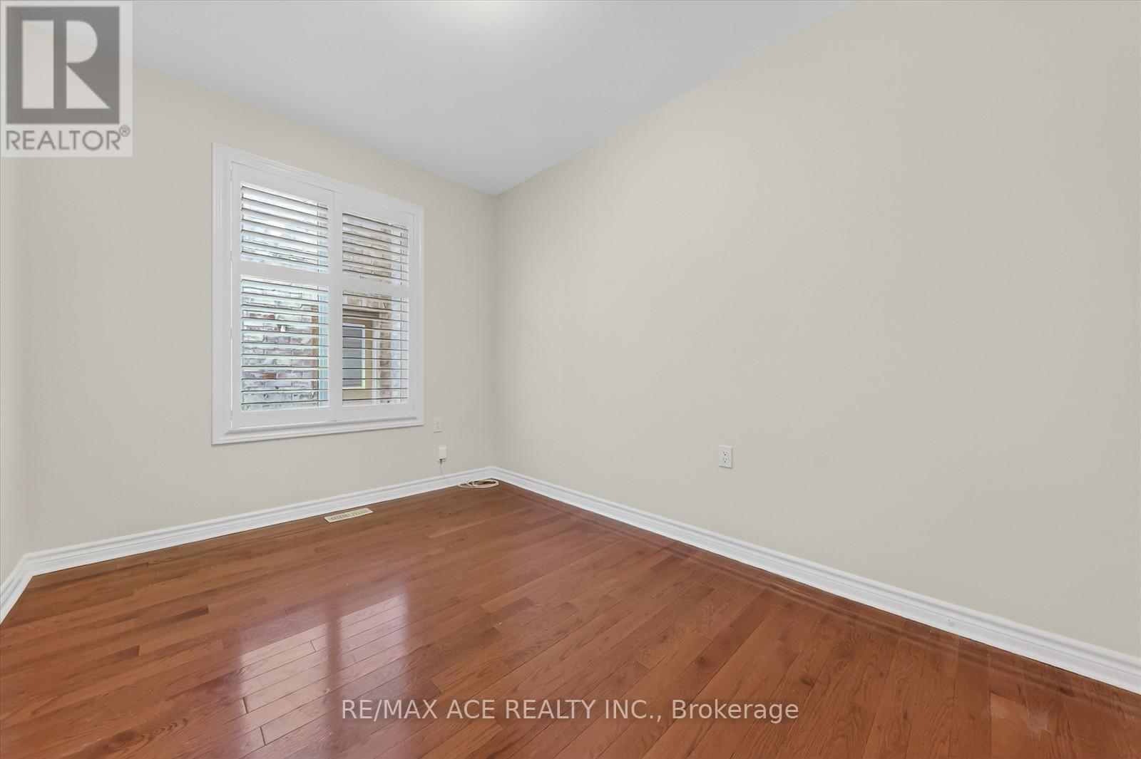 26 Newhouse Boulevard, Caledon, Ontario  L7C 4A1 - Photo 15 - W12733222