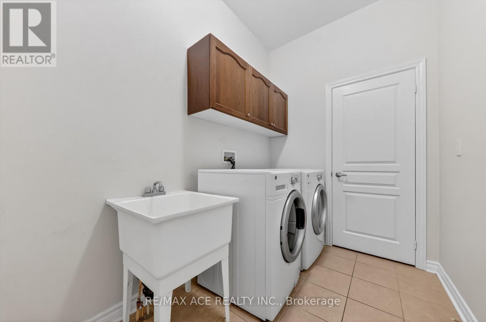 26 Newhouse Boulevard, Caledon, Ontario  L7C 4A1 - Photo 17 - W12733222