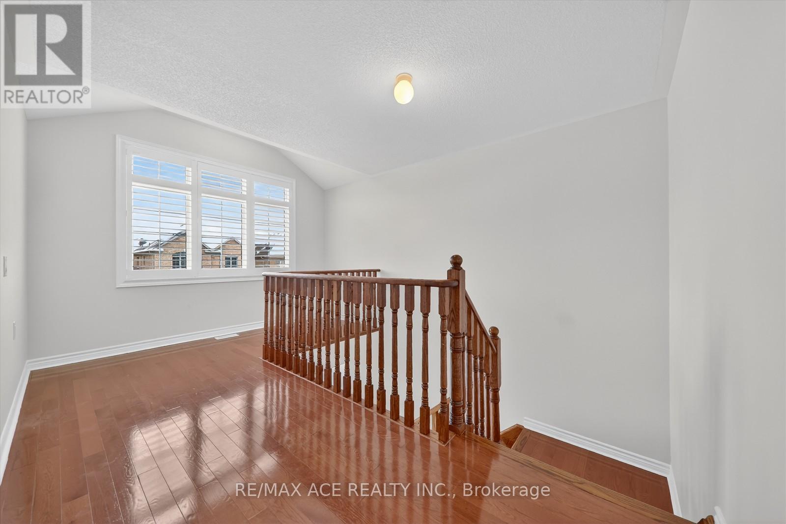 26 Newhouse Boulevard, Caledon, Ontario  L7C 4A1 - Photo 21 - W12733222