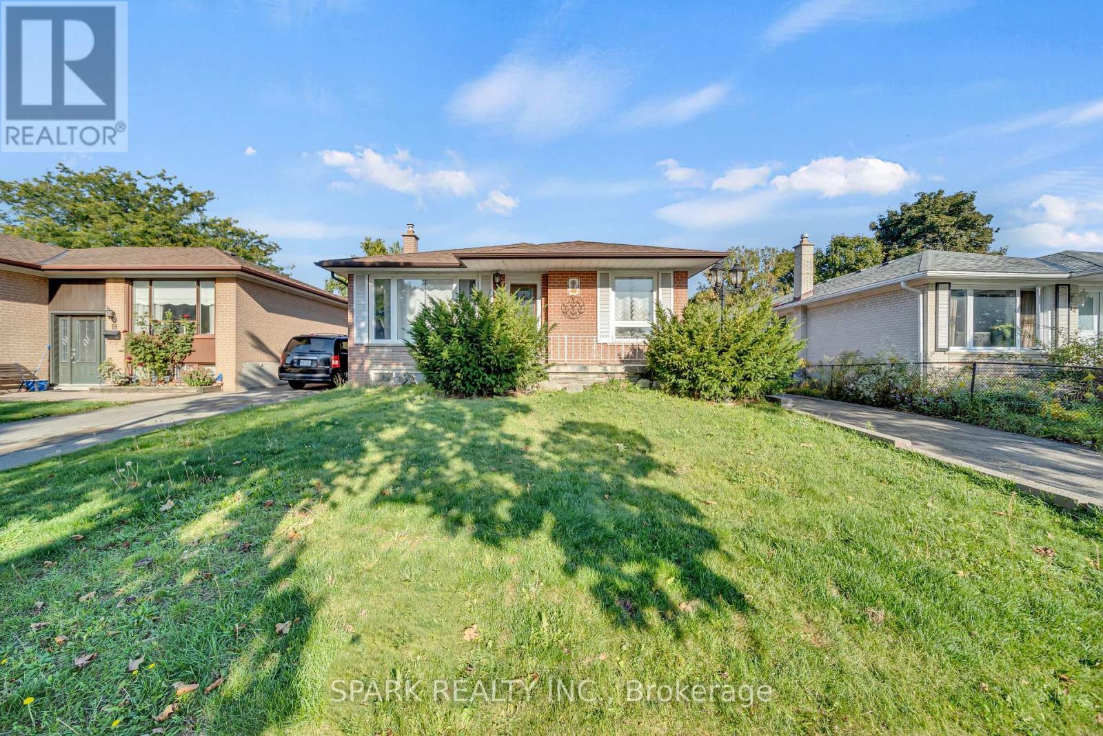 UPPER - 16 HORWOOD DRIVE, Brampton, Ontario