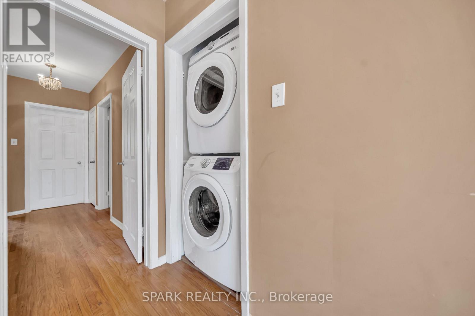 Upper - 16 Horwood Drive, Brampton, Ontario  L6X 2B8 - Photo 13 - W12733294