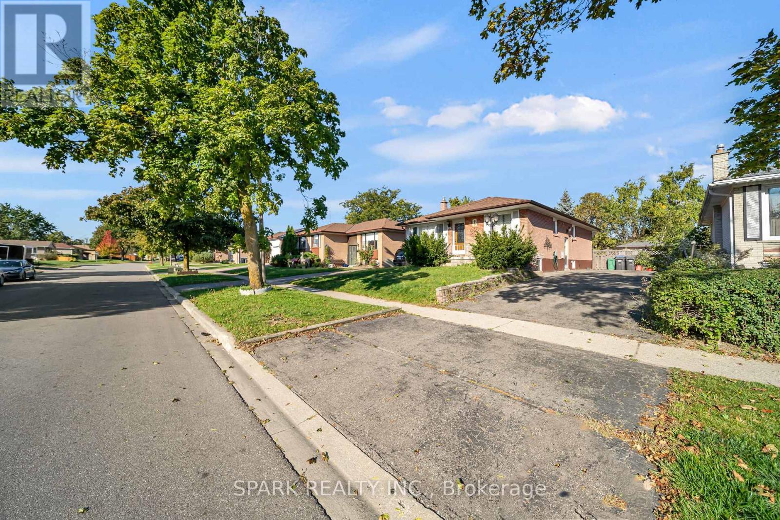 Upper - 16 Horwood Drive, Brampton, Ontario  L6X 2B8 - Photo 2 - W12733294