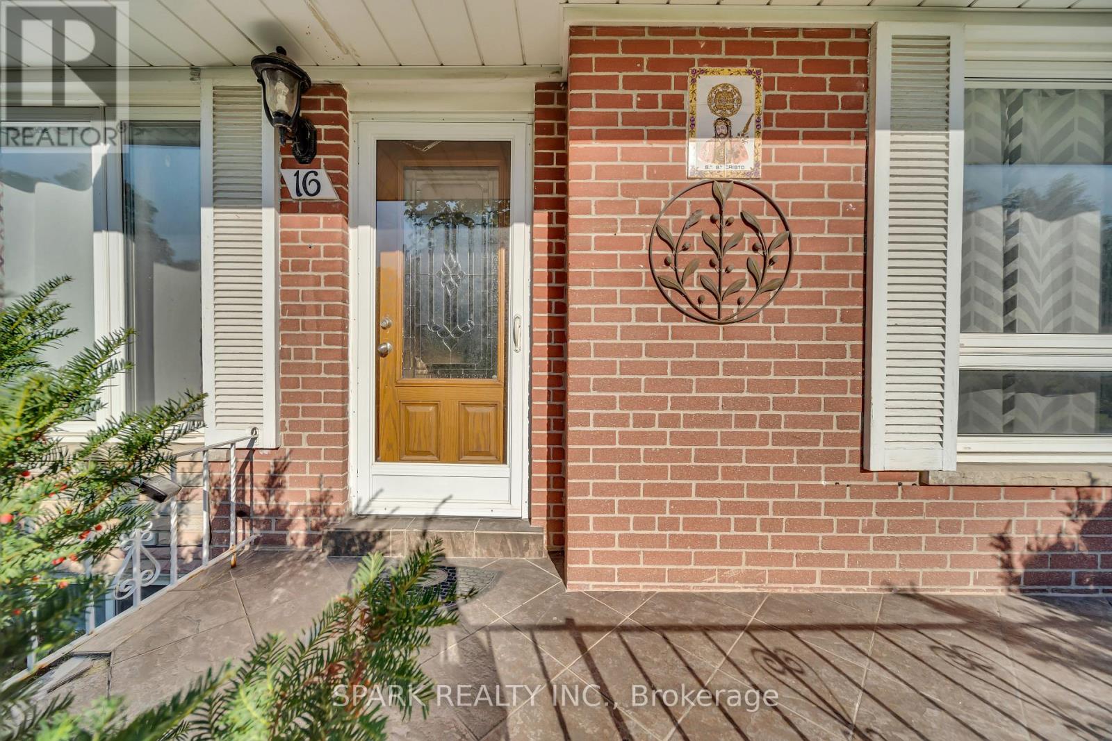 Upper - 16 Horwood Drive, Brampton, Ontario  L6X 2B8 - Photo 6 - W12733294