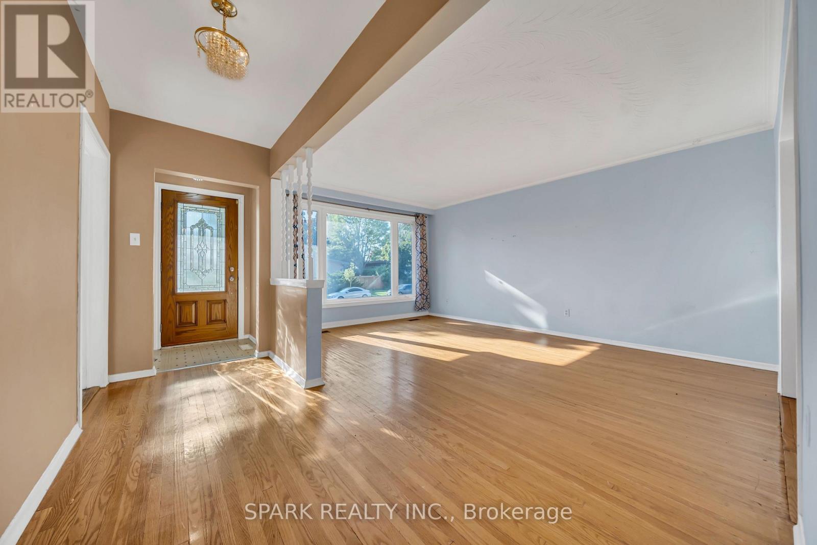 Upper - 16 Horwood Drive, Brampton, Ontario  L6X 2B8 - Photo 8 - W12733294