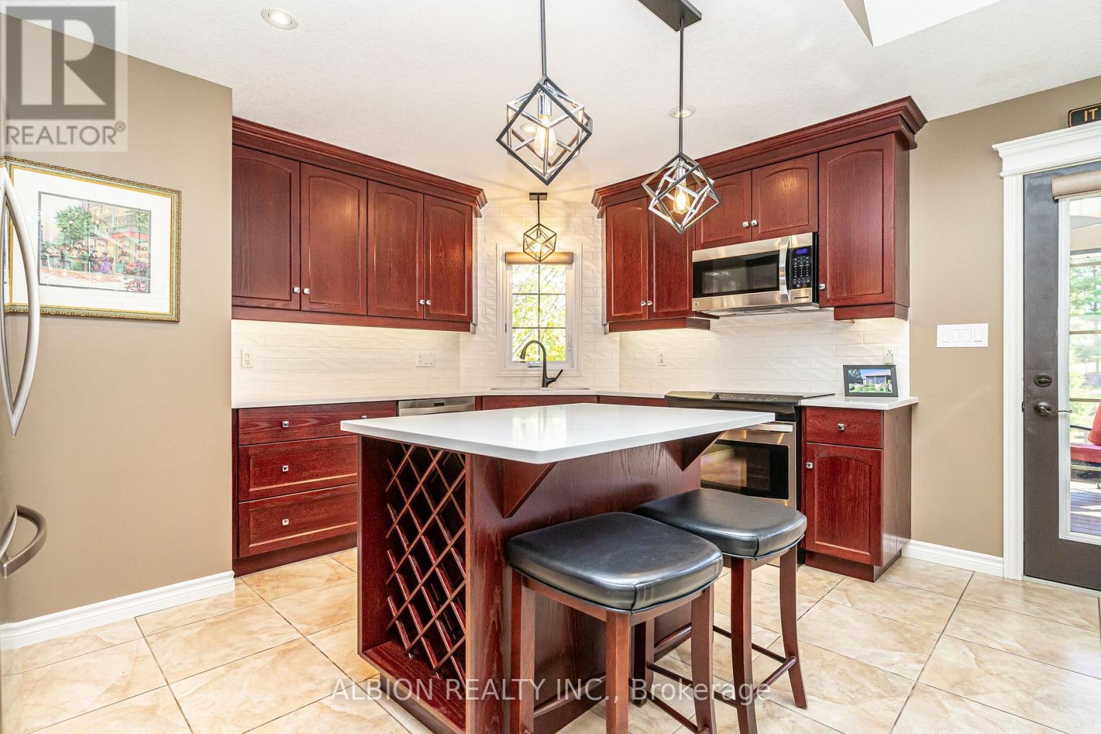 1 - 8 Reddington Drive, Caledon, Ontario  L7E 4C3 - Photo 11 - W12733296