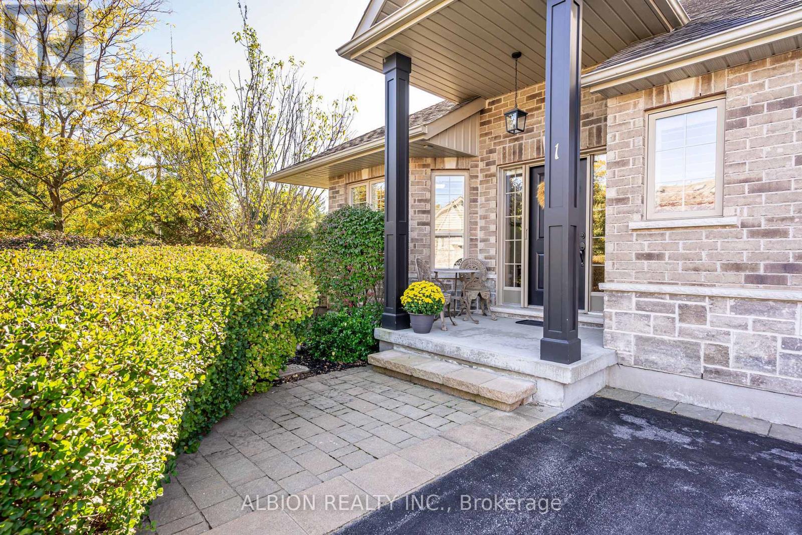 1 - 8 Reddington Drive, Caledon, Ontario  L7E 4C3 - Photo 3 - W12733296