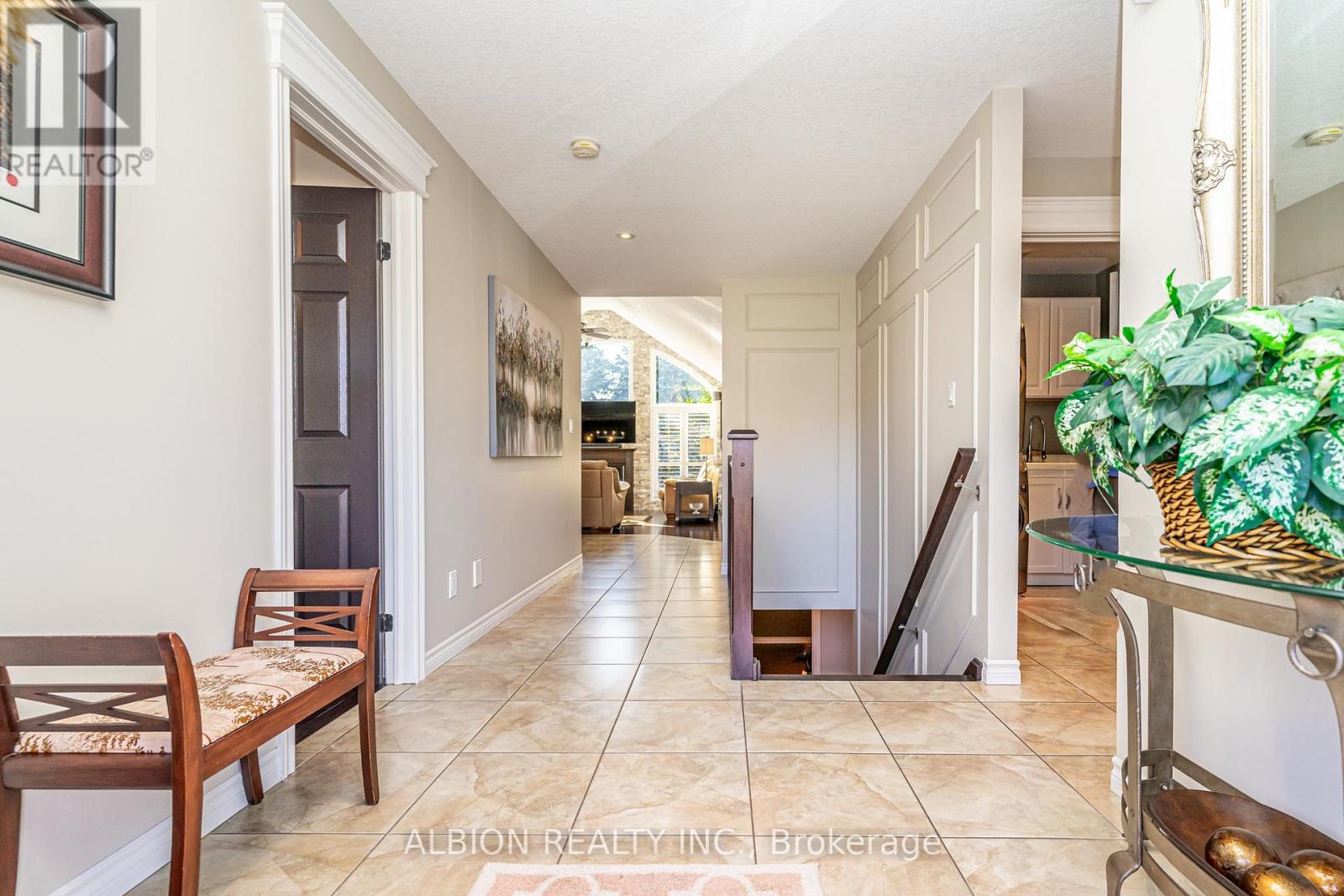 1 - 8 Reddington Drive, Caledon, Ontario  L7E 4C3 - Photo 5 - W12733296