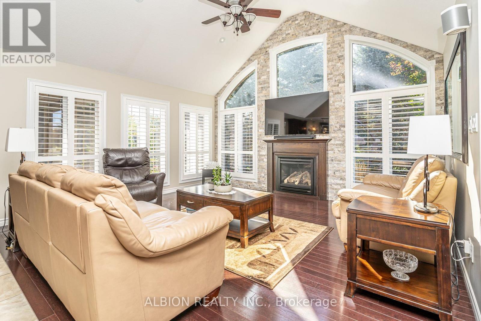 1 - 8 Reddington Drive, Caledon, Ontario  L7E 4C3 - Photo 7 - W12733296