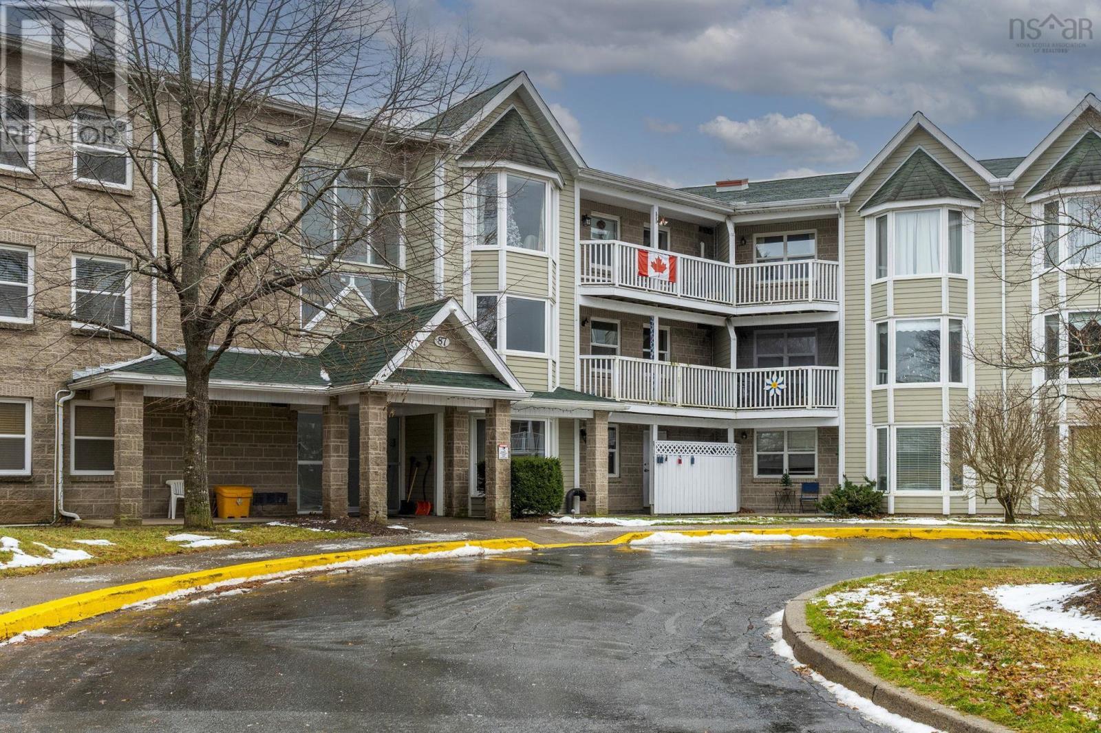 209 87 Kearney Lake Road, Halifax, Nova Scotia  B3M 4H1 - Photo 2 - 202600411