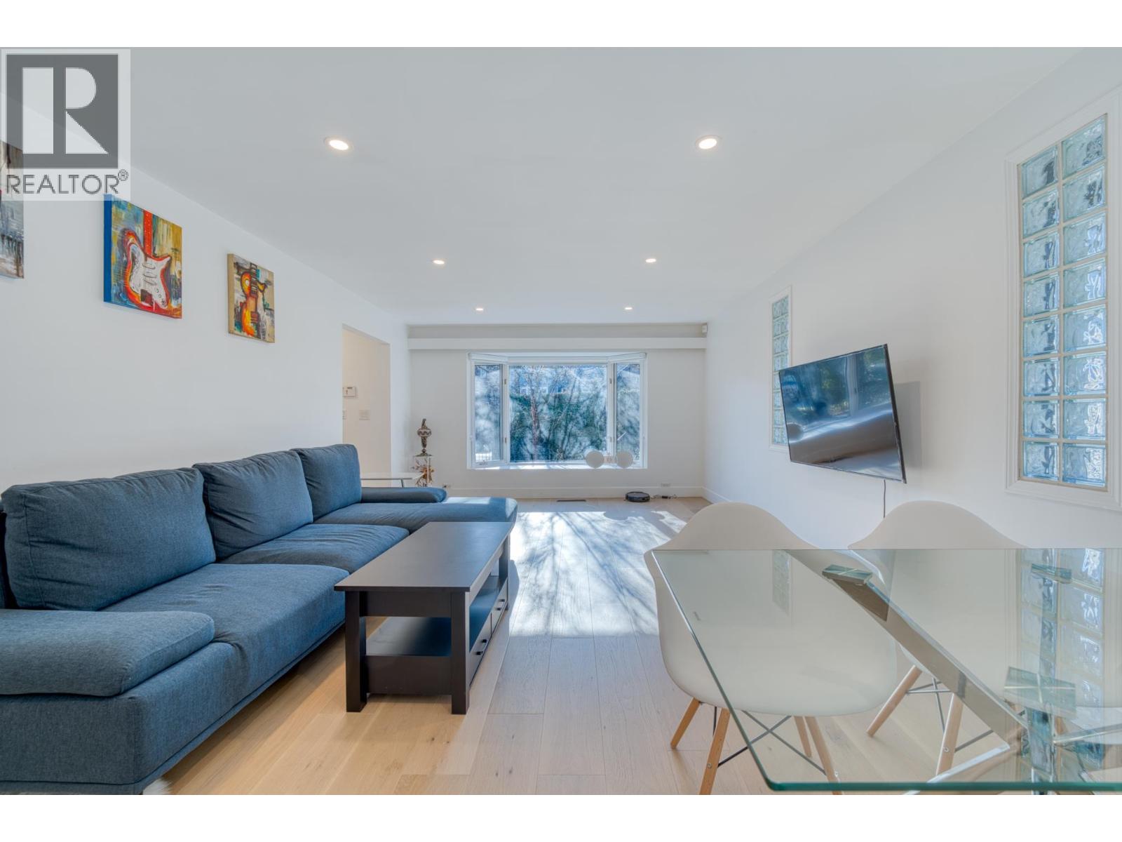 Listing Picture 10 of 28 : 4377 W 12TH AVENUE, Vancouver / 溫哥華 - 魯藝地產 Yvonne Lu Group - MLS Medallion Club Member