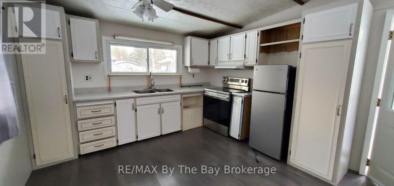 17 Cedar Grove Parkway, Wasaga Beach, Ontario  L9Z 1T4 - Photo 9 - S12710714