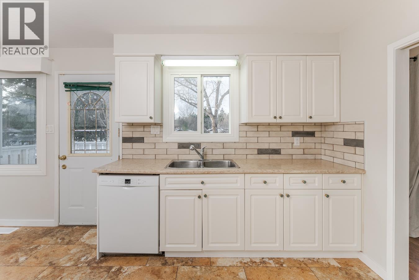 2425 Ewert Crescent, Prince George, British Columbia  V2M 2S1 - Photo 6 - R3083731