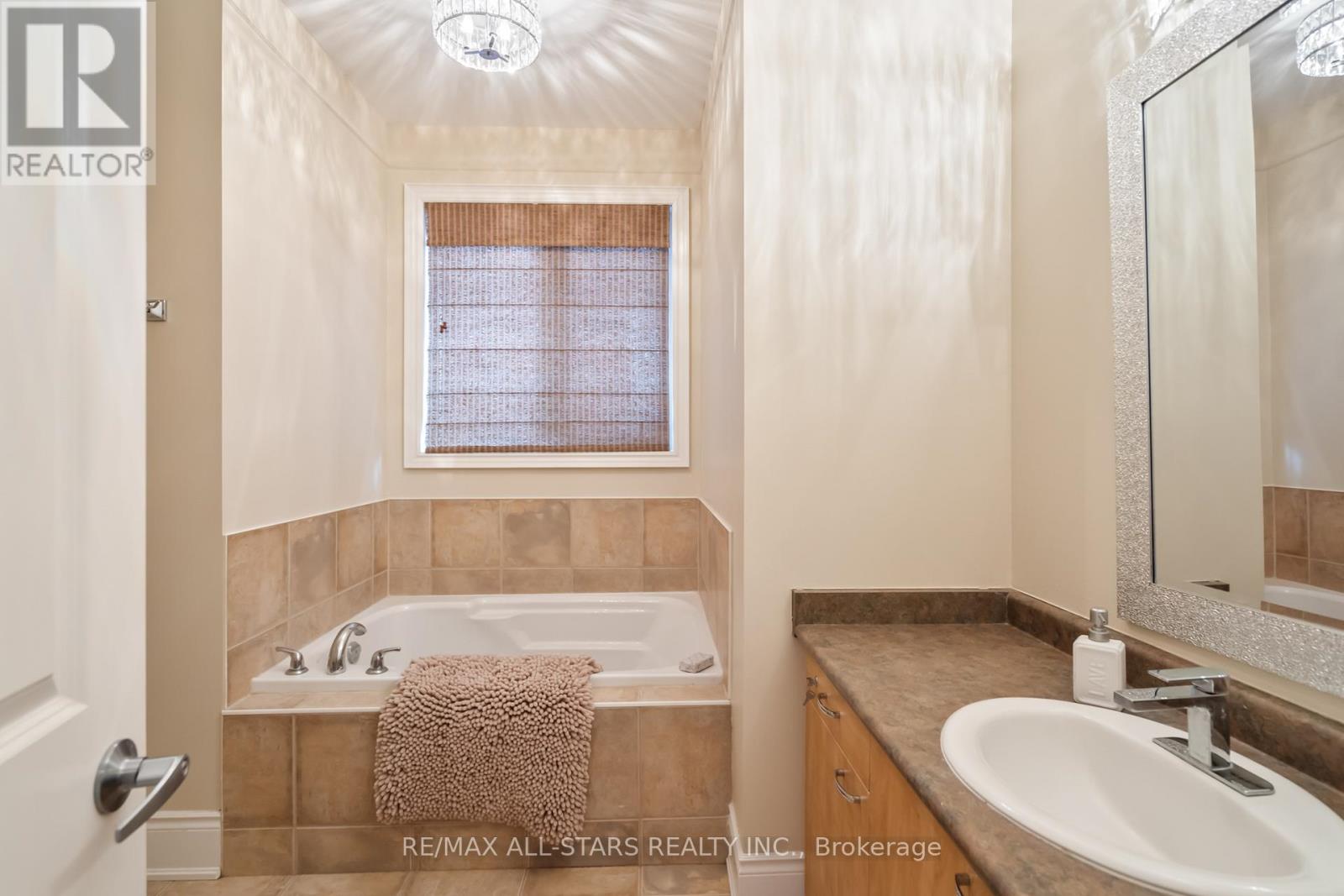 10 Sunrise Ridge Trail, Whitchurch-Stouffville, Ontario  L4A 0C9 - Photo 26 - N12462198