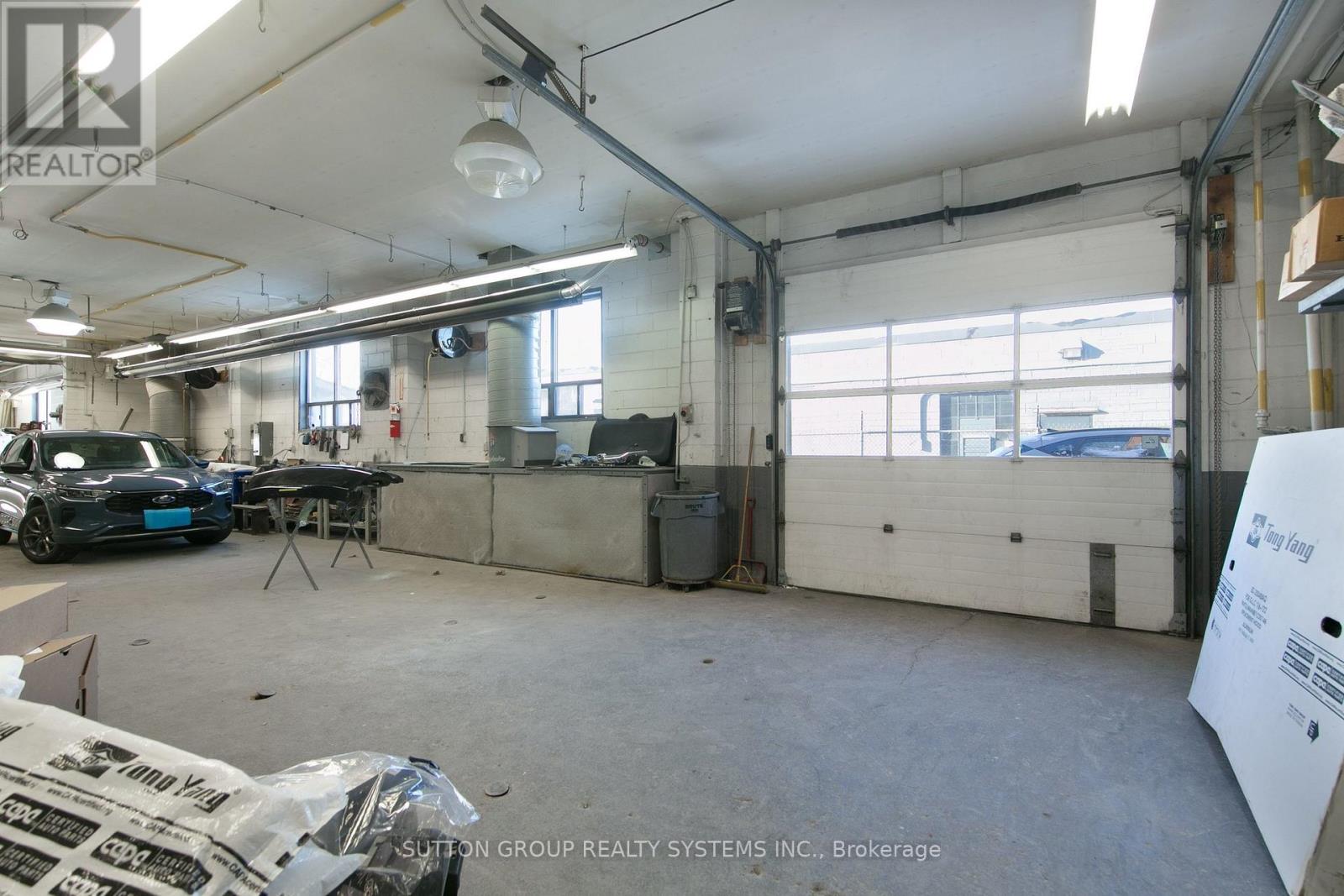 25 & 29 Milford Avenue, Toronto, Ontario  M6M 2W1 - Photo 7 - W12723356