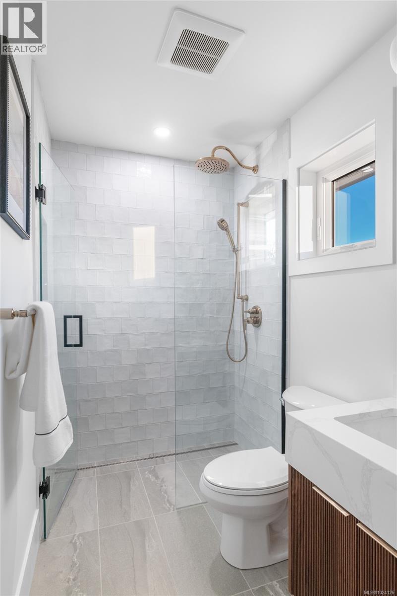 B 786 St. Patrick St, Oak Bay, British Columbia V8S 4X5 - Photo 12 - 1024126