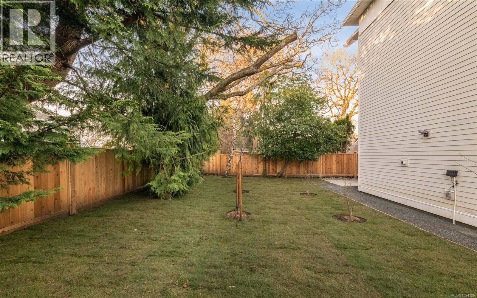 B 786 St. Patrick St, Oak Bay, British Columbia V8S 4X5 - Photo 28 - 1024126