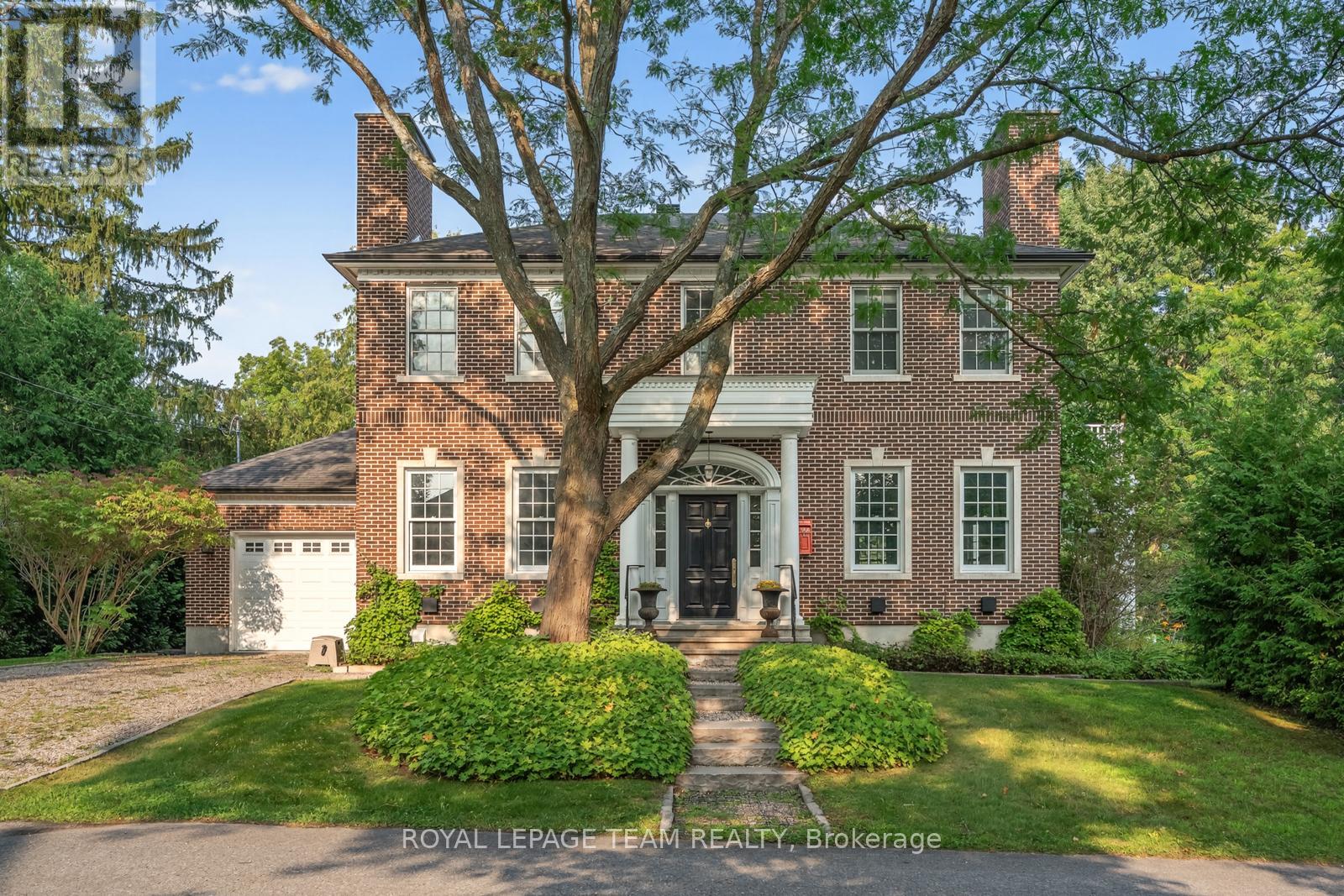 140 HOWICK STREET, Ottawa, Ontario