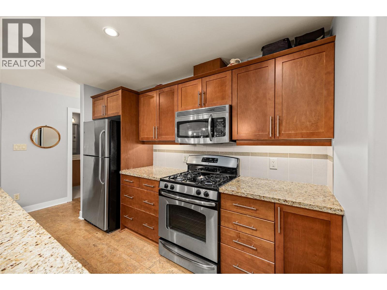 1160 Bernard Avenue Unit# 504, Kelowna, British Columbia  V1Y 6R2 - Photo 11 - 10372877