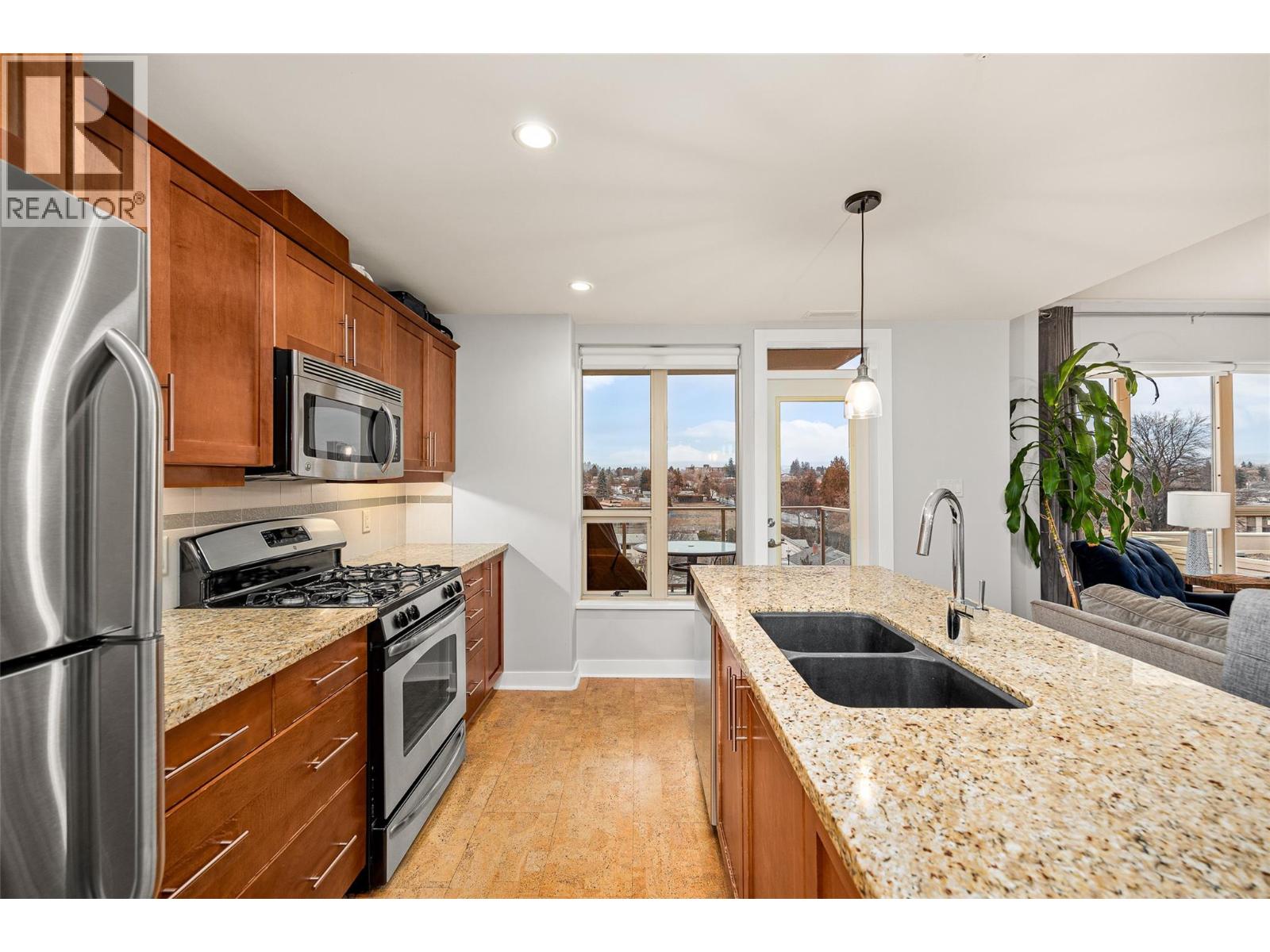 1160 Bernard Avenue Unit# 504, Kelowna, British Columbia  V1Y 6R2 - Photo 12 - 10372877